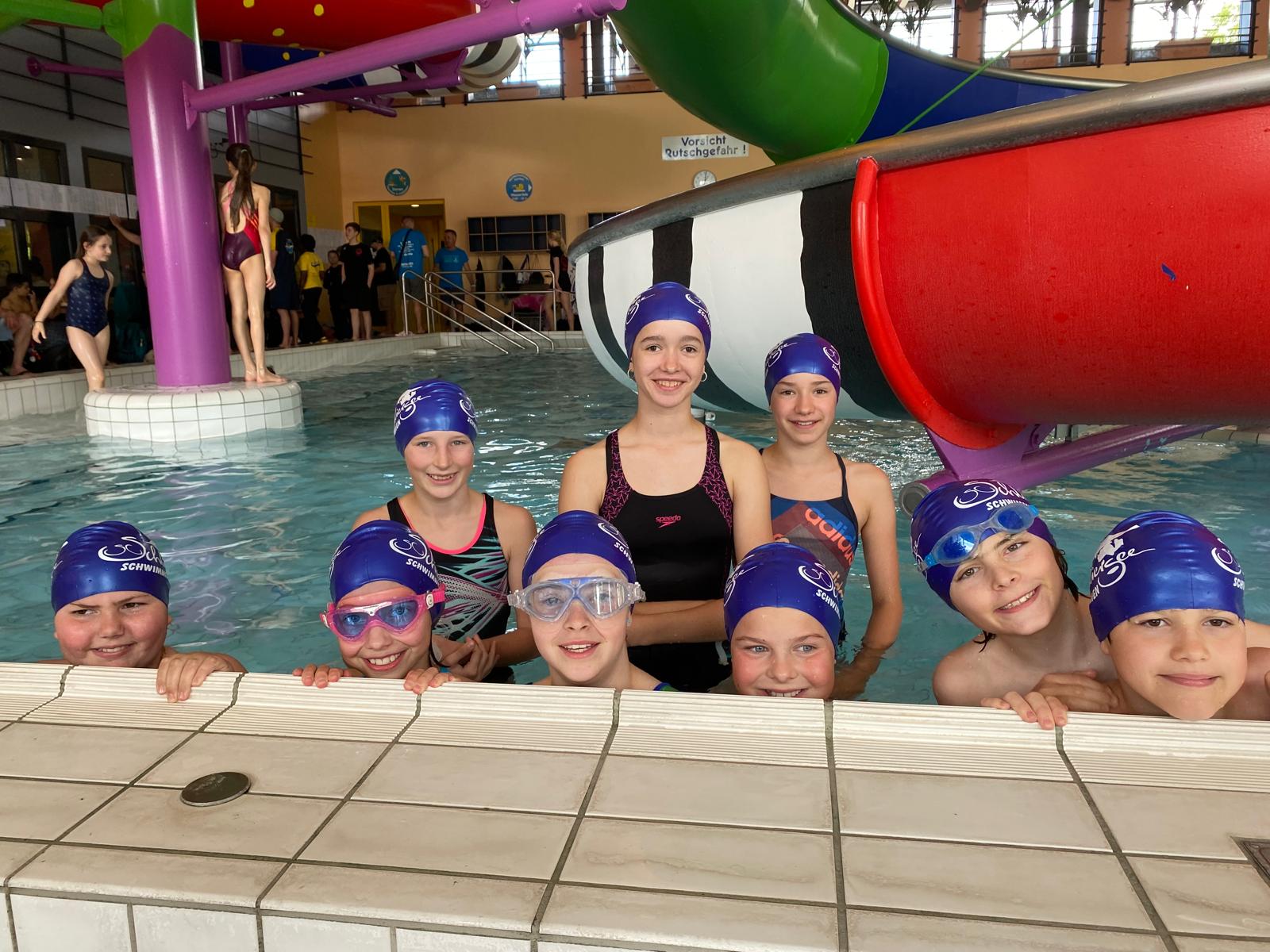 Skiclub-Schwimmer beim Pokalschwimmen in Neufahrn